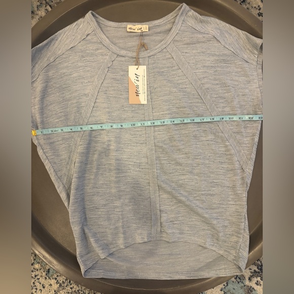New In Boutique Brand Hi-Low  T-Shirt Size Small NWT - Picture 7 of 9